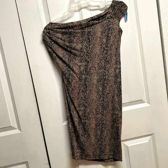 Tart Dresses & Skirts - Tart Black Tan Reptile Print Cold Shoulder Model Body Con Dress size M NWT